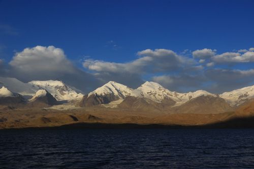 打通 川藏線 3個月后 特斯拉 絲綢之路 充電線路國內段全線貫通